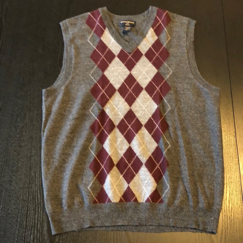 V-neck Argyle Sweater Vest